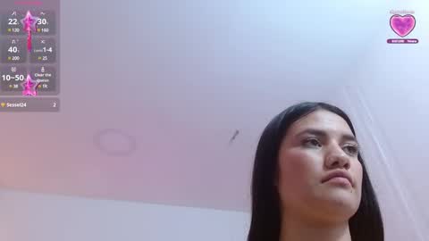 Snapshot of chiara_tay chatting on December 2024 01:26:01 AM Chiara online show from December 2024 01:26:01 AM