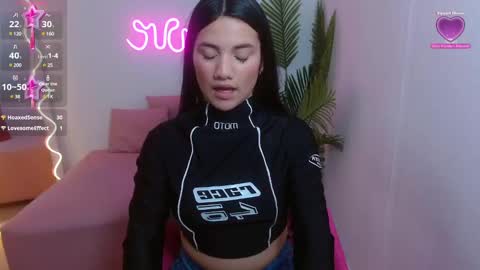 Snapshot of chiara_tay chatting on December 2024 07:33:02 AM Chiara online show from December 2024 07:33:02 AM