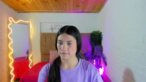 Snapshot of chiara_tay chatting on September 2025 07:13:01 PM Chiara online show from September 2025 07:13:01 PM