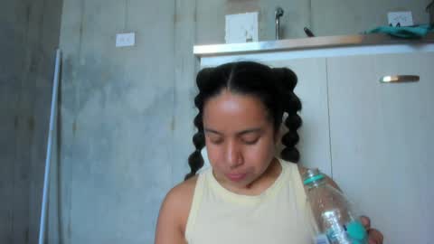 Chiara fustox online show from April 2026 08:33:01 PM