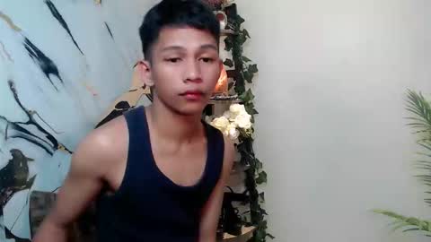chick_renz online show from September 2025 04:00:02 PM