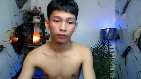 chick_renz online show from October 2025 07:55:01 PM