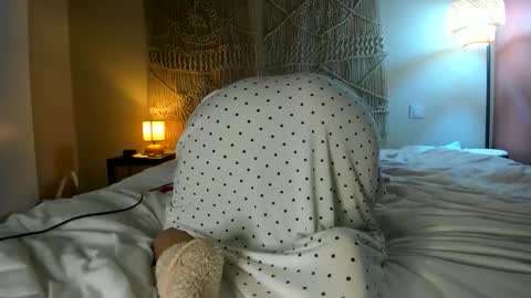 yoursensualparadise online show from November 2025 12:05:01 PM