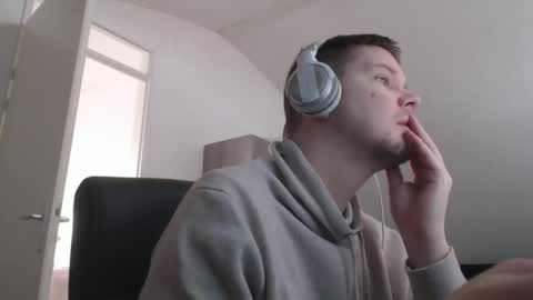 chillzonecam online show from December 2025 11:50:01 AM