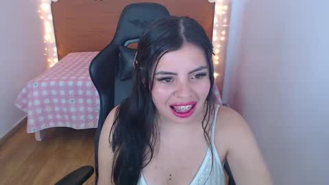 Snapshot of chinatsu_t chatting on December 2024 10:23:01 PM Kelly online show from December 2024 10:23:01 PM
