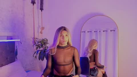 Chloe online show from June 2026 12:22:01 PM