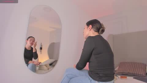 Chloe online show from November 2025 10:29:01 AM