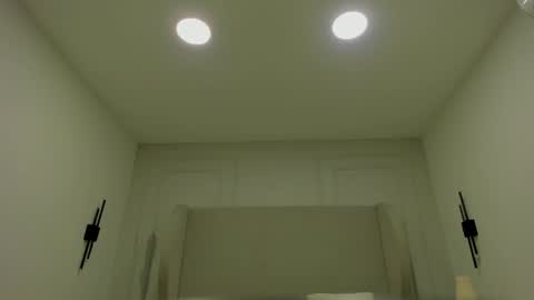 Chloe online show from December 2025 12:12:02 PM