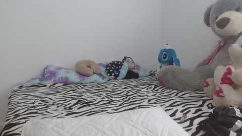 chloe_dolce online show from October 2025 03:55:01 PM