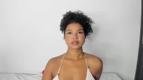 chloe online show from September 2025 01:30:01 AM