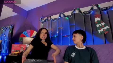 Isabella curly hair - Anastasia short hair  online show from December 2024 02:17:02 PM