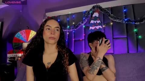 Isabella curly hair - Anastasia short hair  online show from December 2024 04:21:02 PM