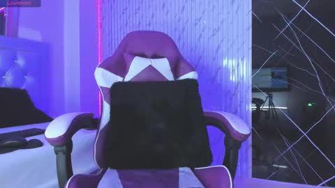 chloe_jacksonn online show from October 2025 11:58:01 PM