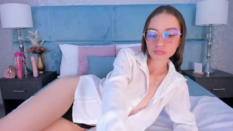 Snapshot of chloe_key chatting on May 2026 08:05:01 PM chloe_key online show from May 2026 08:05:01 PM
