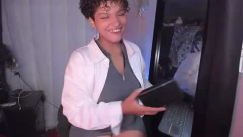 chloe_kisses2 online show from June 2026 11:36:02 AM