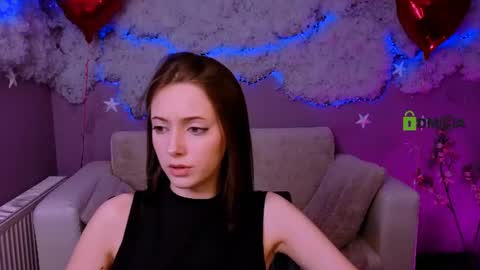 chloe_ley online show from June 2026 07:09:01 PM