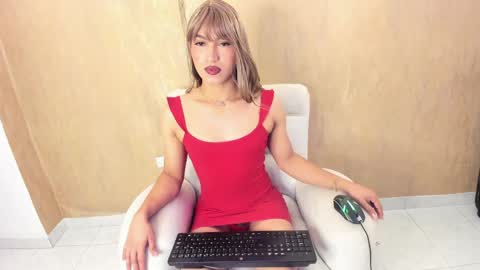chloe_luxury online show from May 2026 01:19:01 PM