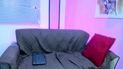 Snapshot of chloe_madisson chatting on January 2025 05:15:01 PM chloe online show from January 2025 05:15:01 PM
