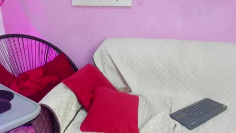 Snapshot of chloe_madisson chatting on February 2025 04:45:02 PM chloe online show from February 2025 04:45:02 PM