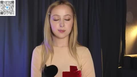  Chloe  online show from October 2025 11:53:02 AM