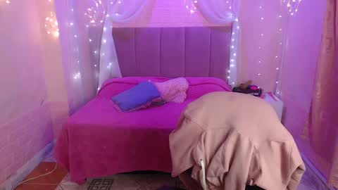 chloe_smith5 online show from September 2025 01:27:01 PM