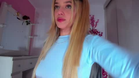 Chloe Miller  online show from April 2026 12:35:01 AM