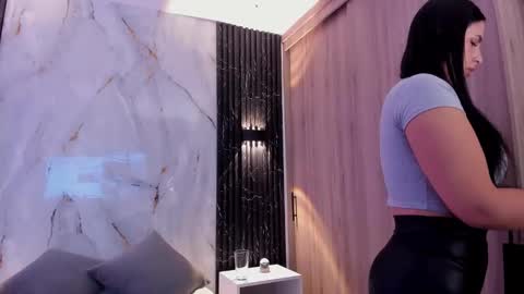 chloe online show from October 2025 10:27:02 AM