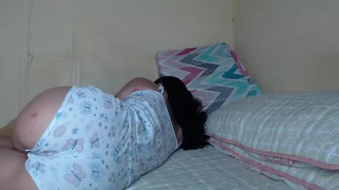 Snapshot of chloe_vahos chatting on December 2024 04:06:01 PM Chloe online show from December 2024 04:06:01 PM