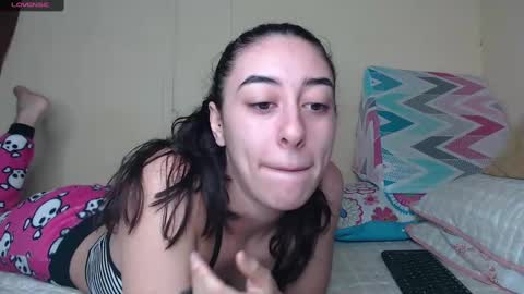 Snapshot of chloe_vahos chatting on January 2025 01:42:02 PM Chloe online show from January 2025 01:42:02 PM