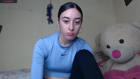 Snapshot of chloe_vahos chatting on January 2025 08:50:01 PM Chloe online show from January 2025 08:50:01 PM