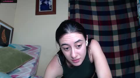 Snapshot of chloe_vahos chatting on February 2025 08:29:02 PM Chloe online show from February 2025 08:29:02 PM