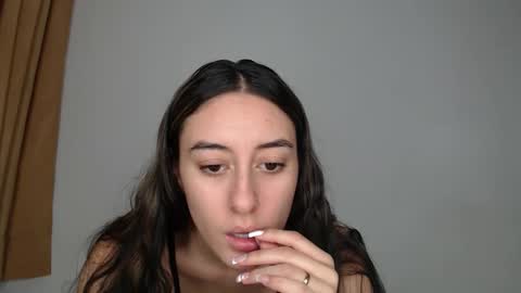 Snapshot of chloe_vahos chatting on September 2025 10:21:01 PM Chloe online show from September 2025 10:21:01 PM