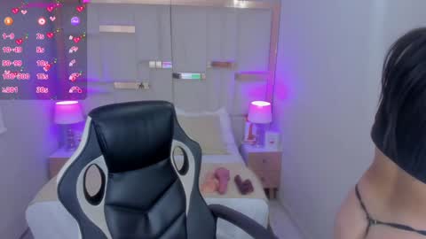 Snapshot of chloe_walk_ chatting on February 2025 01:32:01 PM Chloe online show from February 2025 01:32:01 PM