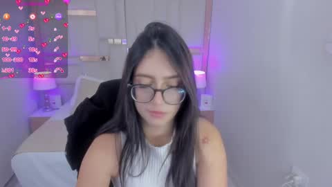 Snapshot of chloe_walk_ chatting on February 2025 05:08:01 PM Chloe online show from February 2025 05:08:01 PM
