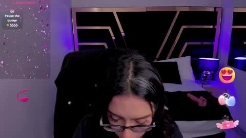 Snapshot of chloe_walk_ chatting on February 2025 02:11:02 PM Chloe online show from February 2025 02:11:02 PM