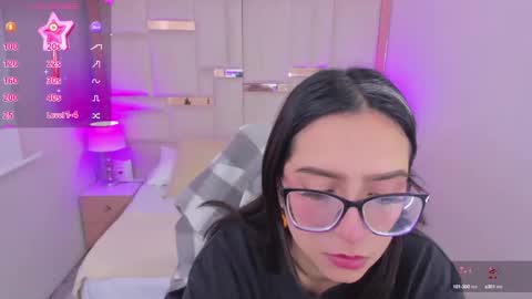 Snapshot of chloe_walk_ chatting on March 2025 01:29:02 PM Chloe online show from March 2025 01:29:02 PM