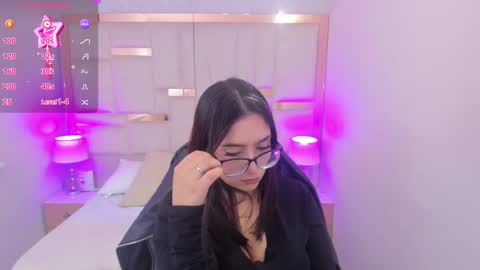 Snapshot of chloe_walk_ chatting on March 2025 04:14:02 PM Chloe online show from March 2025 04:14:02 PM