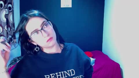 Snapshot of chloe_walk_ chatting on September 2025 02:44:02 AM Chloe online show from September 2025 02:44:02 AM