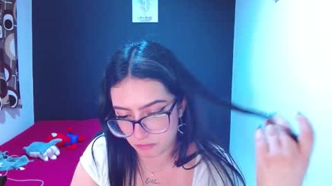 Snapshot of chloe_walk_ chatting on September 2025 01:18:01 AM Chloe online show from September 2025 01:18:01 AM