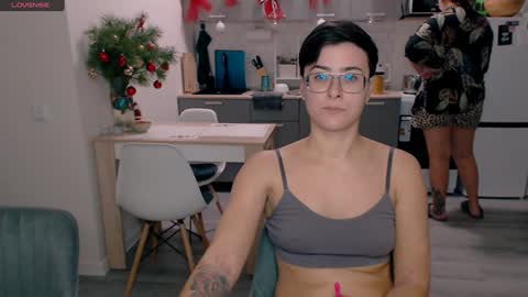 Eva and Sandra online show from January 2025 07:44:02 PM