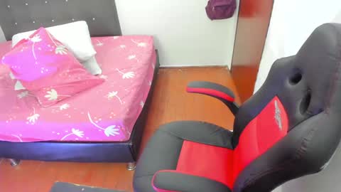 Snapshot of chloealexxa chatting on January 2025 10:16:02 PM CHLOE CUTE online show from January 2025 10:16:02 PM