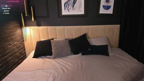 Julia online show from April 2026 02:44:01 PM