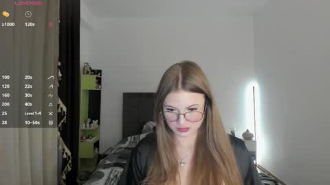 Chloe  online show from November 2025 08:44:01 PM