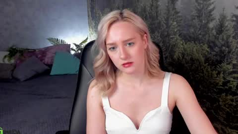 Snapshot of chloedeccker chatting on May 2026 04:07:02 AM Chloe Deccker online show from May 2026 04:07:02 AM