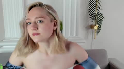 Snapshot of chloedeccker chatting on May 2026 01:13:01 AM Chloe Deccker online show from May 2026 01:13:01 AM
