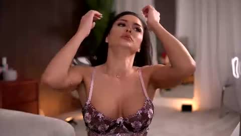 Snapshot of chloedevinex chatting on June 2026 03:29:02 AM chloedevinex online show from June 2026 03:29:02 AM