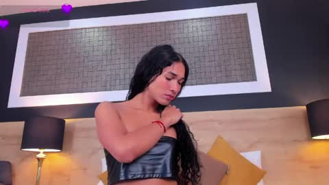 Chloe  online show from March 2026 01:33:01 PM