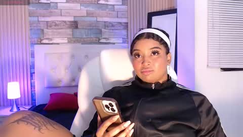 chloee_hs online show from September 2025 03:19:02 AM