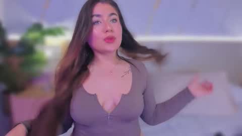 Chloee online show from October 2025 12:50:01 PM