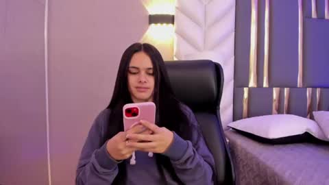 Snapshot of chloeharper_ chatting on June 2026 11:53:01 AM Chloe Harper online show from June 2026 11:53:01 AM